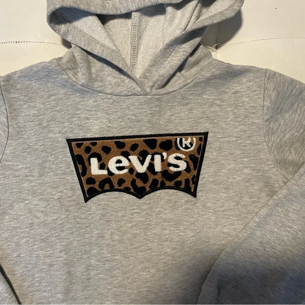 Levi's Gray girls Crop Hoodie with Leopard Logo - Picture 2 of 7